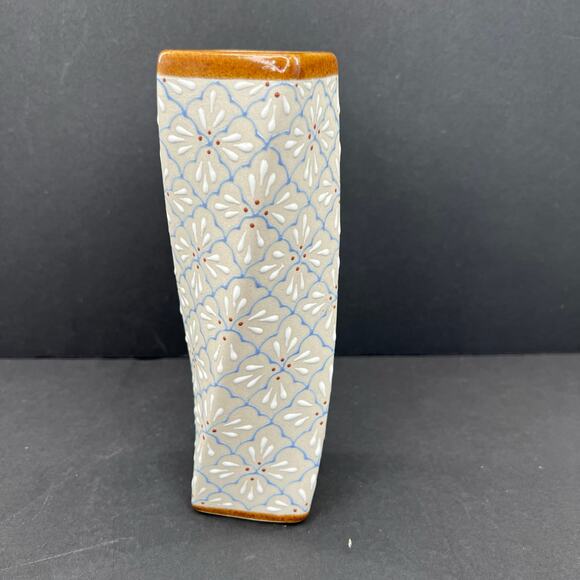 MCM Casher Mexico Hand Painted Textured Twisted 7.5” Ceramic Vase - Picture 11 of 11